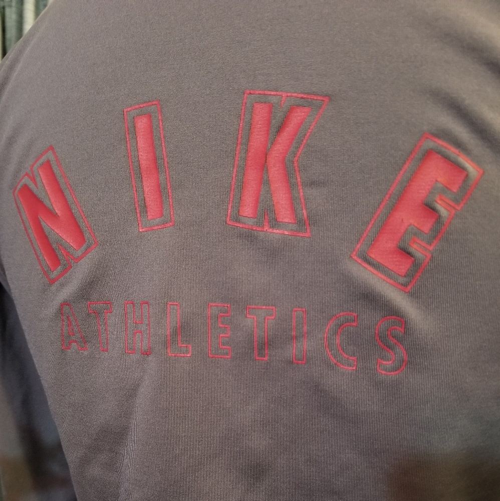 🌻🌺🌻NIKE ATHLETIC ZIP UP HOODIE!! - Picture 4 of 6